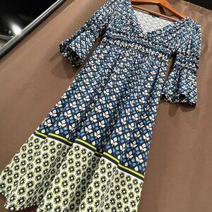 Women's MAX EDITION Med. Retro Floral Vneck Smocked Waist Bell-Sleeve Midi Dress